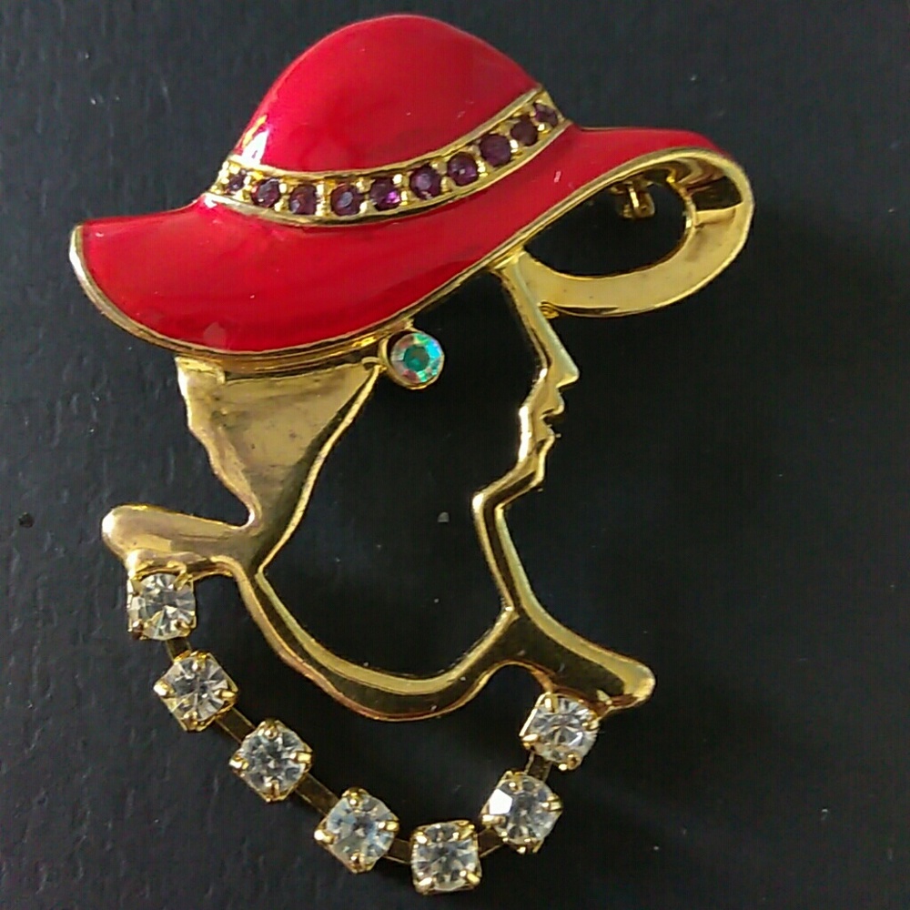 Lady with red hat brooche